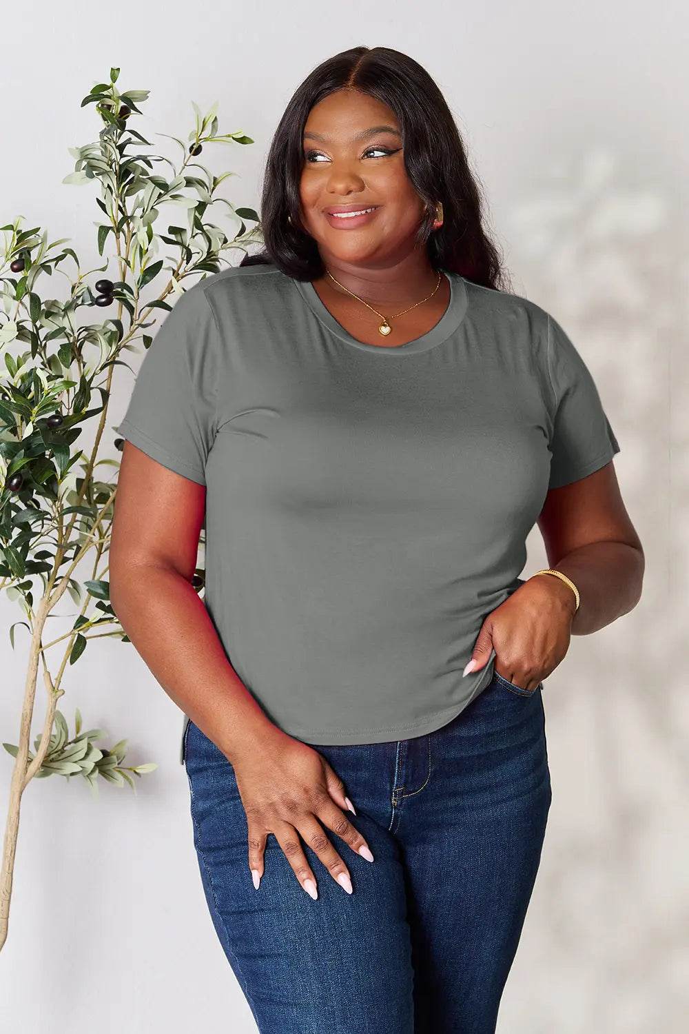 Basic Bae Full Size Round Neck Short Sleeve T-Shirt - Rosa Apparel