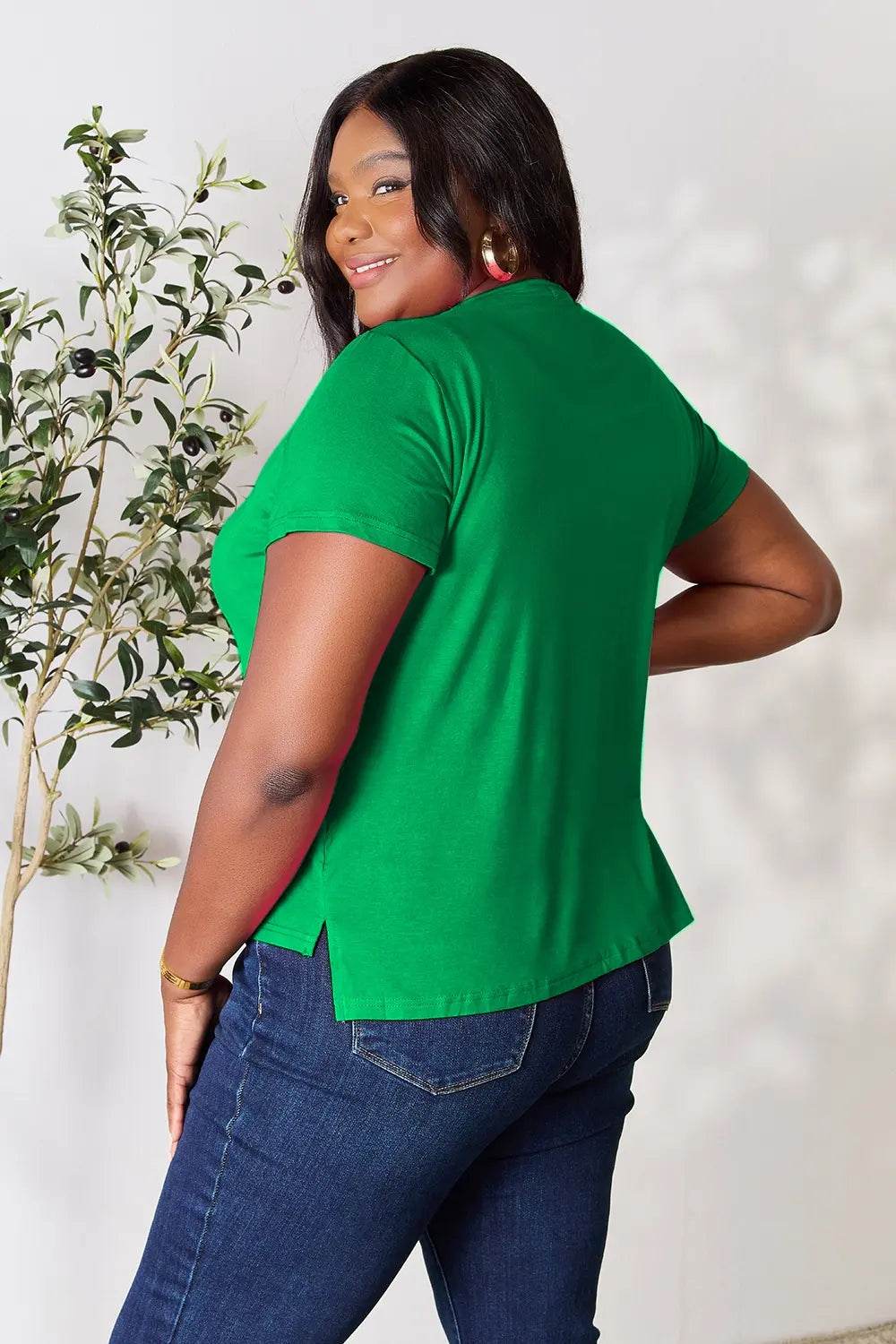 Basic Bae Full Size Round Neck Short Sleeve T-Shirt - Rosa Apparel