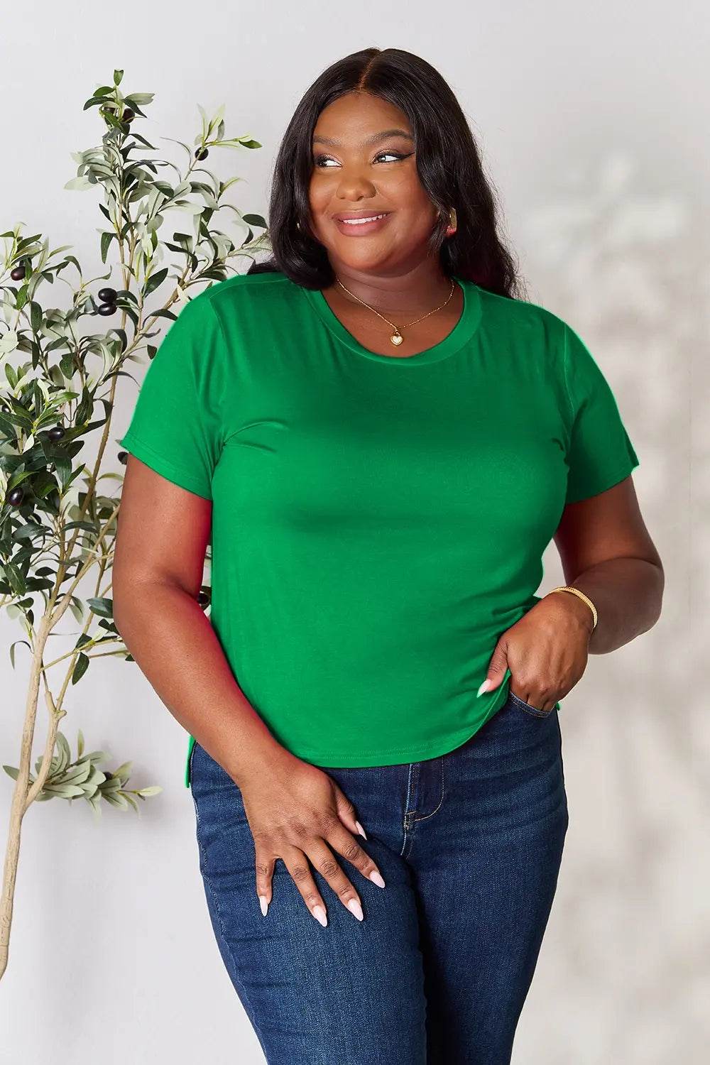 Basic Bae Full Size Round Neck Short Sleeve T-Shirt - Rosa Apparel