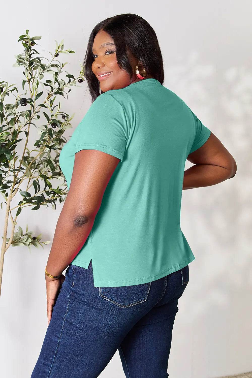 Basic Bae Full Size Round Neck Short Sleeve T-Shirt - Rosa Apparel