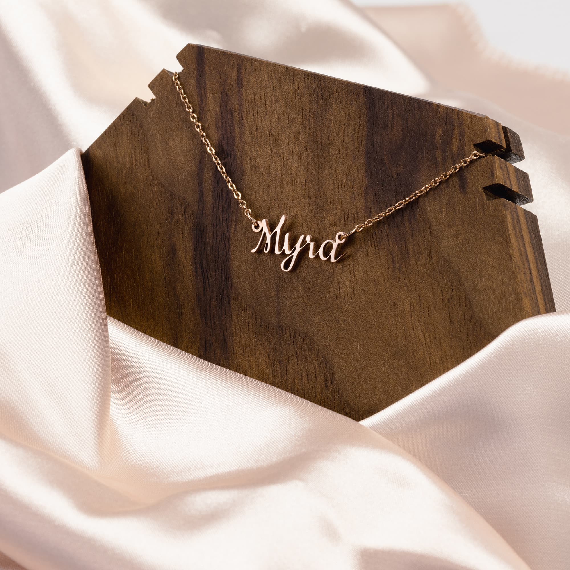 Personalized_Stainless_Steel_Name_Necklace_Gift_for_Women_Mockups_File.jpg_15796861